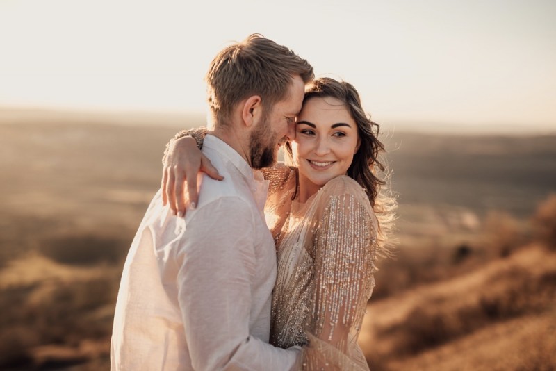 Ein romantisches Boho Brautpaar Shooting mit einer tollen Bohobraut auf dem Walberla