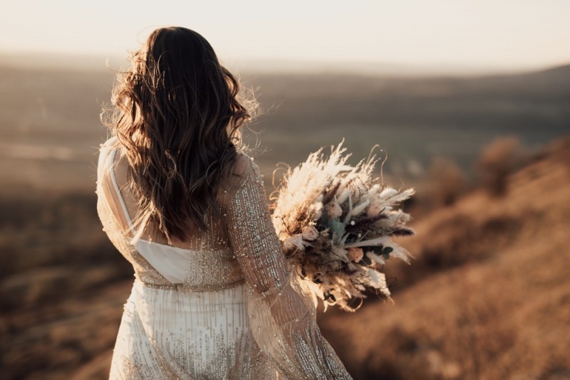 Ein romantisches Boho Brautpaar Shooting mit einer tollen Bohobraut auf dem Walberla