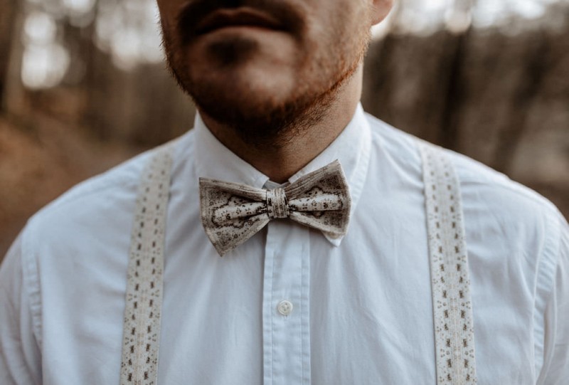 Ein romantisches Boho Brautpaar Shooting im Wald mit Alpakas beim Eventhof Kisselmühle