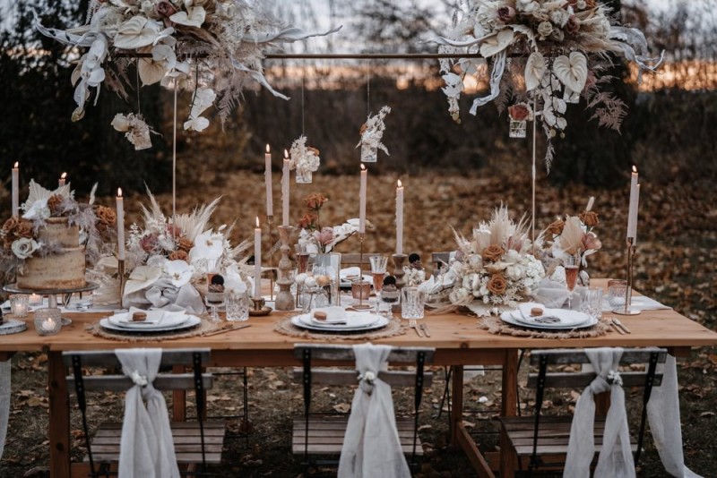 Romantische Bohohochzeit im Schloss Jägersburg in Pastell und Terracotta