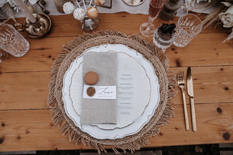 Romantische Bohohochzeit im Schloss Jägersburg in Pastell und Terracotta