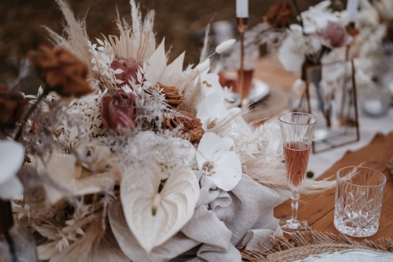 Romantische Bohohochzeit im Schloss Jägersburg in Pastell und Terracotta
