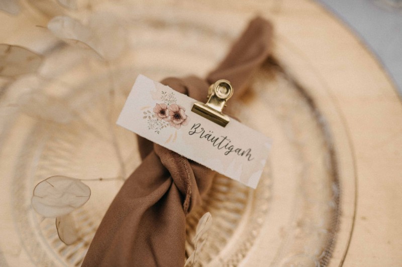 Eine traumhafte Bohohochzeit im Sommer in Cremetönen