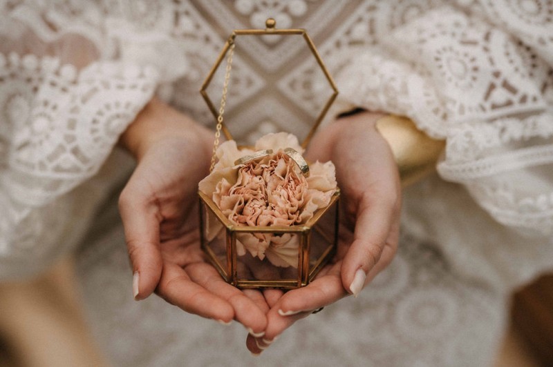 Eine traumhafte Bohohochzeit im Sommer in Cremetönen
