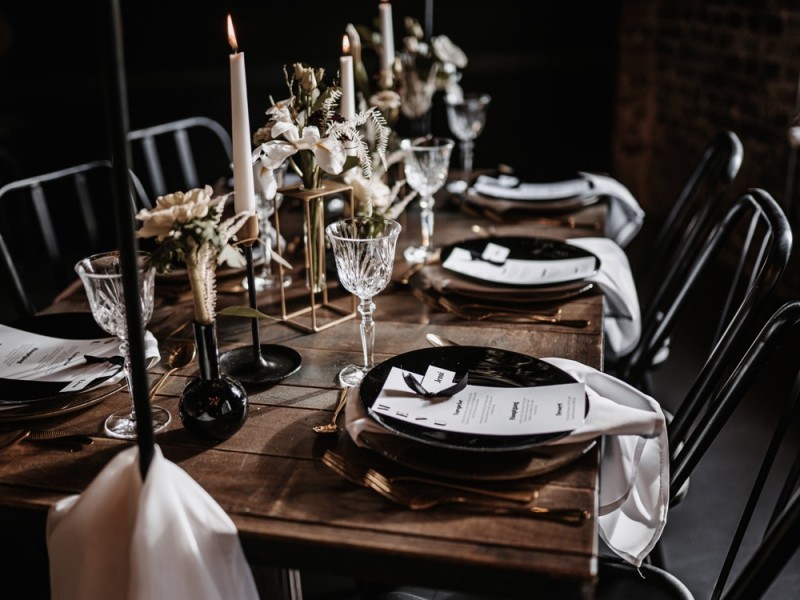 Eine Industrial Hochzeit in Schwarz und Weiß