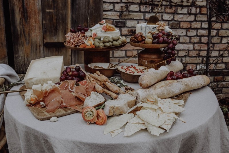 Inspiration einer Bohohochzeit wie in der Toskana in Terrakotta und Sandtönen