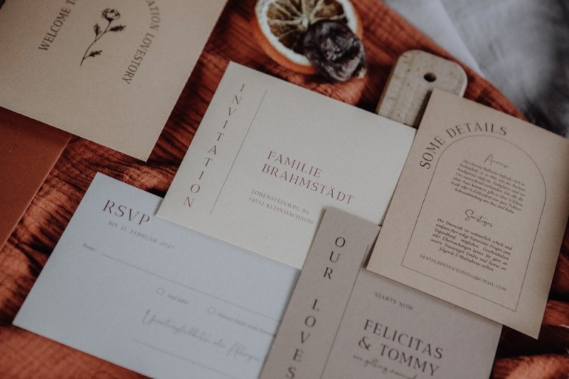 Inspiration einer Bohohochzeit wie in der Toskana in Terrakotta und Sandtönen