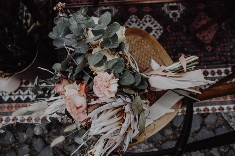 Inspiration einer Bohohochzeit wie in der Toskana in Terrakotta und Sandtönen
