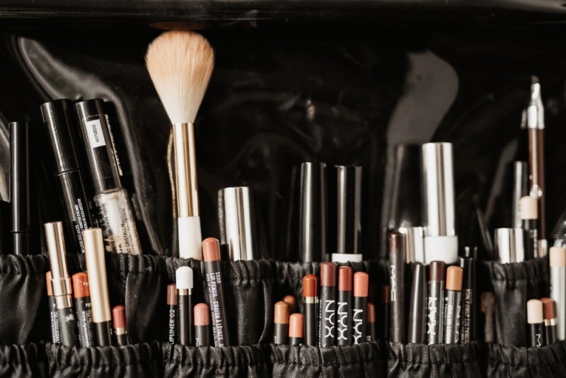 Braut Inspiration mit Glitzer Brautkleid und Braut Jumpsuit