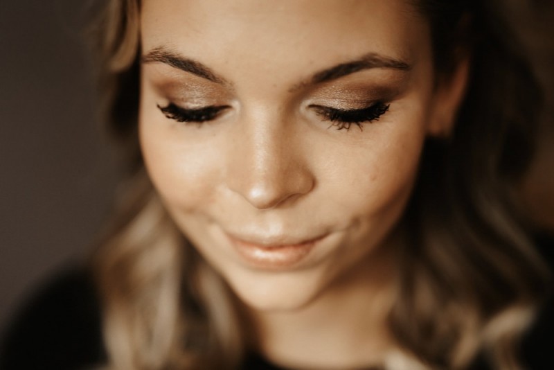 Braut Inspiration mit Glitzer Brautkleid und Braut Jumpsuit