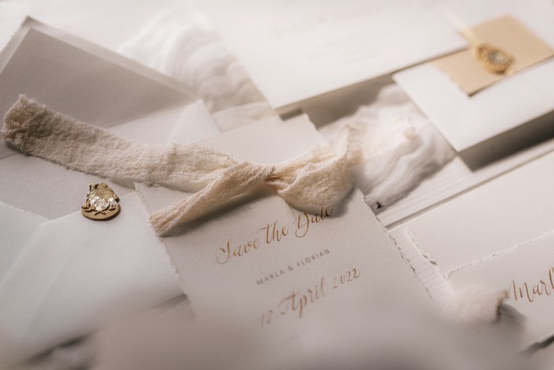 Eine modern-romantische Hochzeit im Schloss Diersfordt in zarten Cremetönen