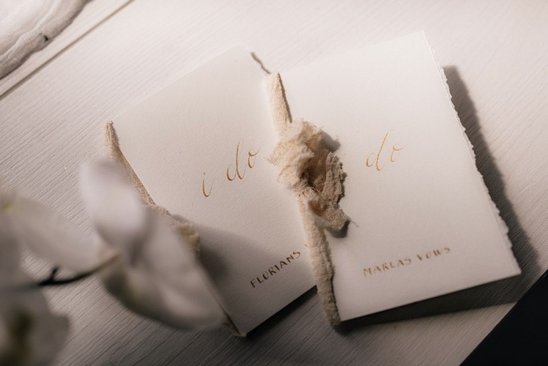 Eine modern-romantische Hochzeit im Schloss Diersfordt in zarten Cremetönen