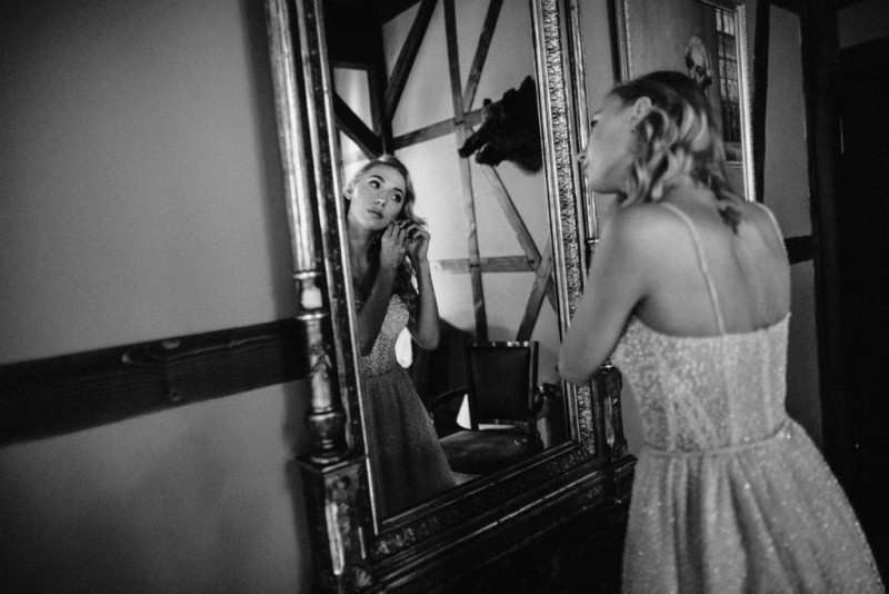 Tradition trifft auf Moderne bei dieser Modern Vintage Scheunenhochzeit in Pastelltönen, Beige, Nude, Sand, Eukalyptus und Mintgrün