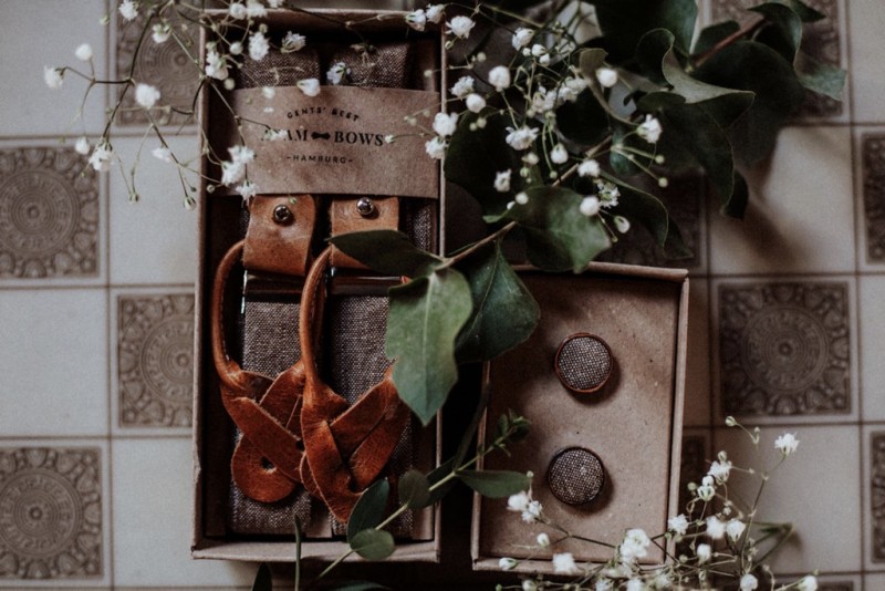 Tradition trifft auf Moderne bei dieser Modern Vintage Scheunenhochzeit in Pastelltönen, Beige, Nude, Sand, Eukalyptus und Mintgrün