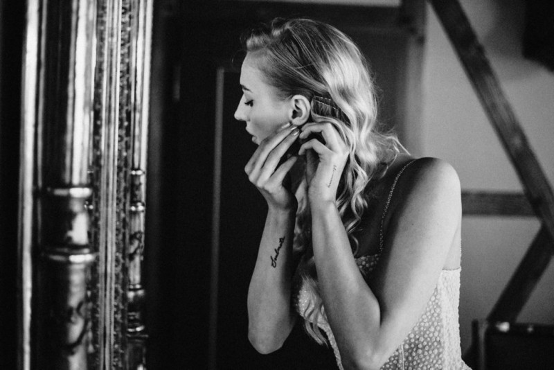 Tradition trifft auf Moderne bei dieser Modern Vintage Scheunenhochzeit in Pastelltönen, Beige, Nude, Sand, Eukalyptus und Mintgrün