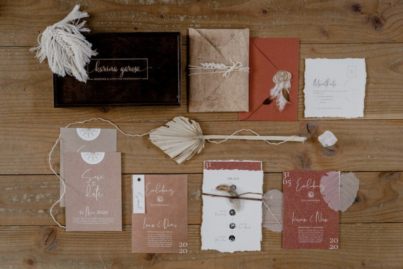 Sommerliche Bohohochzeit Festival im Grünen Bohohochzeit, Hochzeitspapeterie, Papeterie, Boho Papeterie, Hochzeitseinladungen