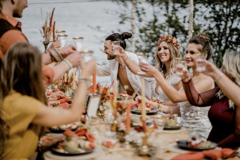 Sommerliche Bohohochzeit Festival im Grünen