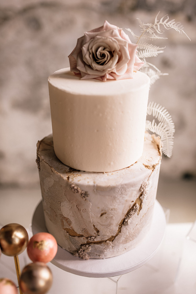Hochzeitstorte Creme, Hochzeitstorte, Elegante Hochzeitstorte Moderne Torte zur Hochzeit, Hochzeitstorten Deko