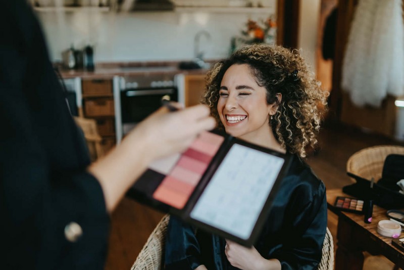 Eine sommerliche Scheunenhochzeit in Burn Orange