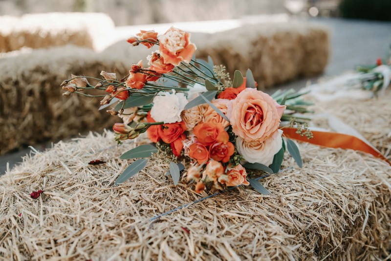 Eine sommerliche Scheunenhochzeit in Burn Orange Brautstrauß, Brautstrauß Orange, Sommer Brautstrauß