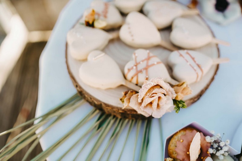 Eine sommerliche Scheunenhochzeit in Burn Orange