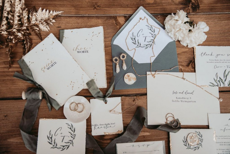 Eine außergewöhnliche Hochzeit im modern-rustikalen Stil in der Ruine Beller Kirche