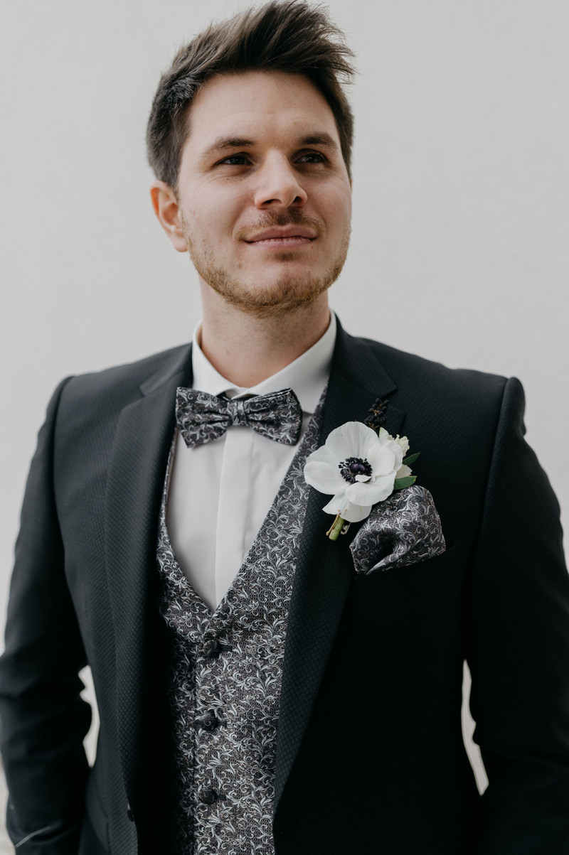 Eine modern-glamouröse Hochzeit im Schloss Hohenkammer in der Trendfarbe Puder