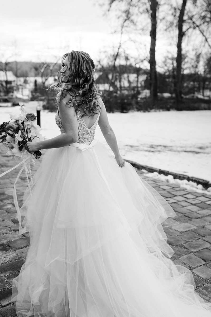 Eine modern-glamouröse Hochzeit im Schloss Hohenkammer in der Trendfarbe Puder
