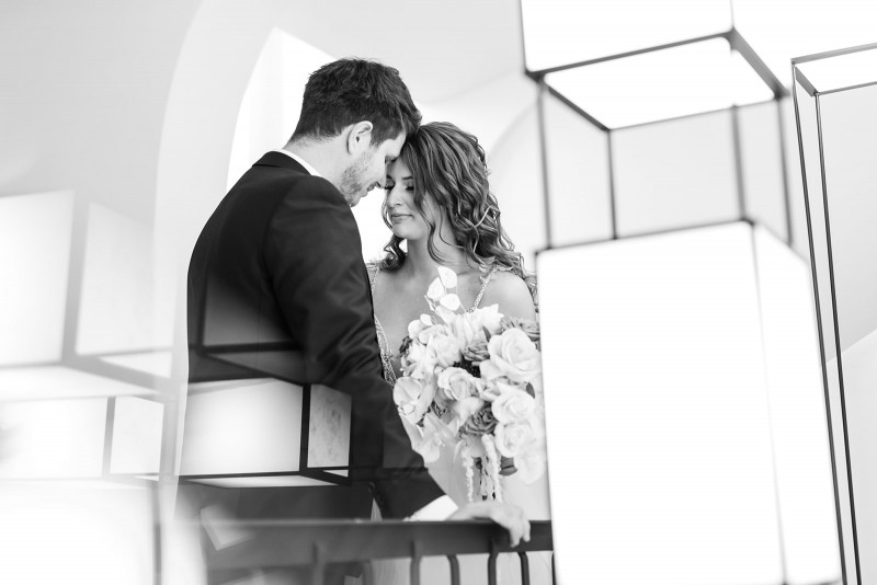 Eine modern-glamouröse Hochzeit im Schloss Hohenkammer in der Trendfarbe Puder