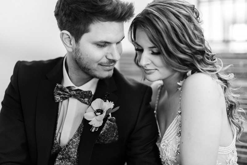 Eine modern-glamouröse Hochzeit im Schloss Hohenkammer in der Trendfarbe Puder