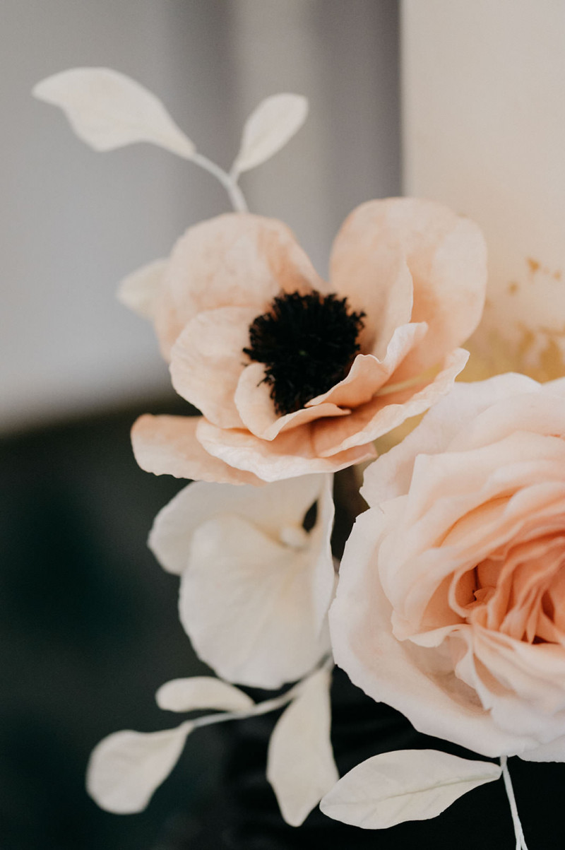 Eine modern-glamouröse Hochzeit im Schloss Hohenkammer in der Trendfarbe Puder