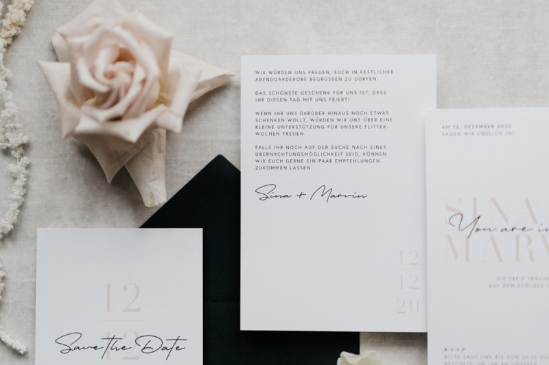 Eine modern-glamouröse Hochzeit im Schloss Hohenkammer in der Trendfarbe Puder