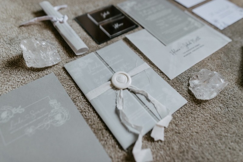 Eine moderne Sommerhochzeit im Greenery Stil im schönen Schlossgut Gross Schwansee