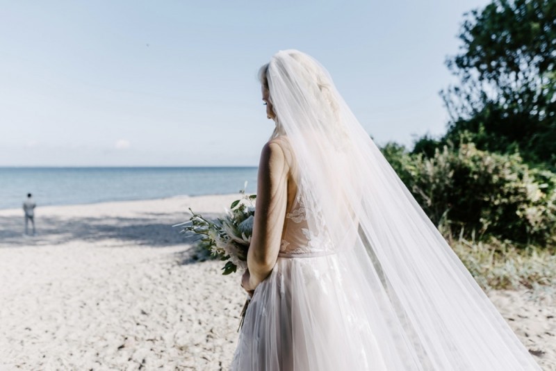 Eine moderne Sommerhochzeit im Greenery Stil im schönen Schlossgut Gross Schwansee