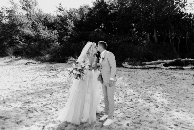 Eine moderne Sommerhochzeit im Greenery Stil im schönen Schlossgut Gross Schwansee