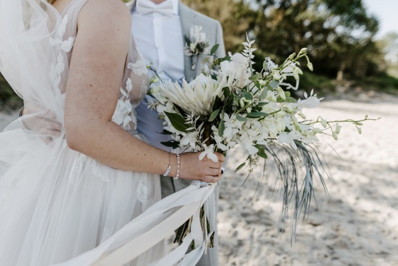 Eine moderne Sommerhochzeit im Greenery Stil im schönen Schlossgut Gross Schwansee