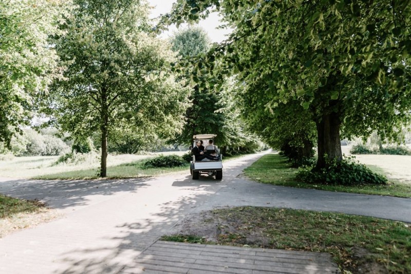 Eine moderne Sommerhochzeit im Greenery Stil im schönen Schlossgut Gross Schwansee