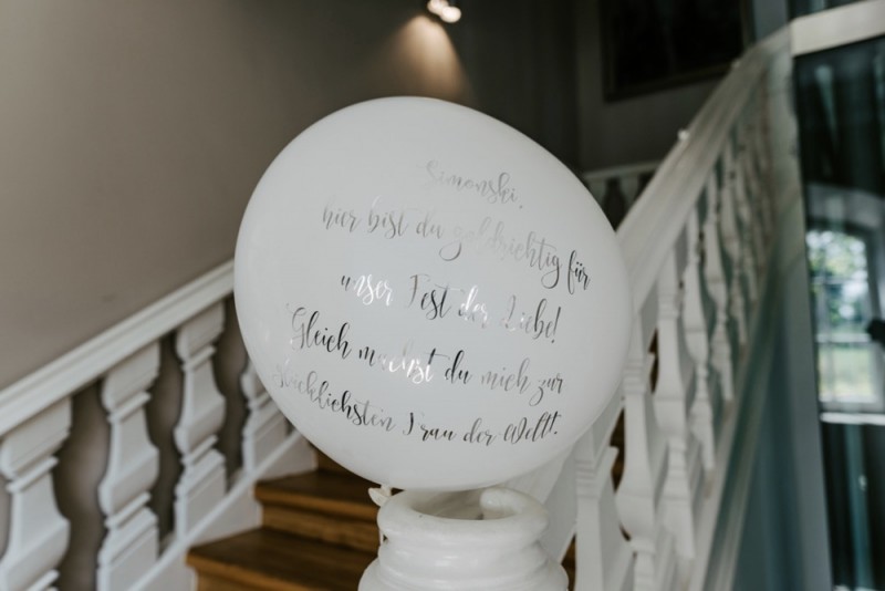 Eine moderne Sommerhochzeit im Greenery Stil im schönen Schlossgut Gross Schwansee