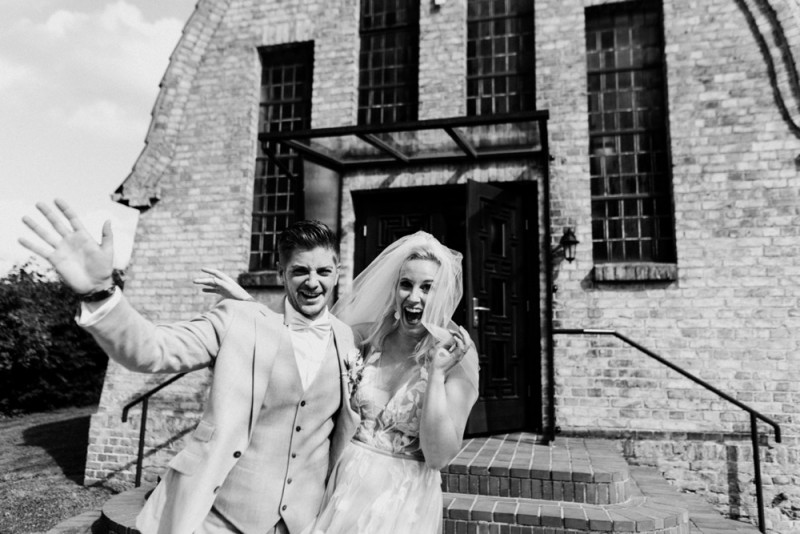 Eine moderne Sommerhochzeit im Greenery Stil im schönen Schlossgut Gross Schwansee