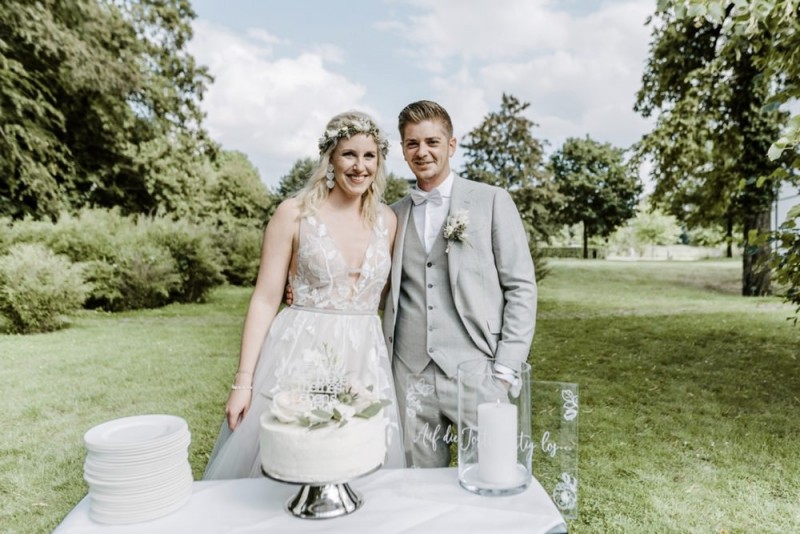 Eine moderne Sommerhochzeit im Greenery Stil im schönen Schlossgut Gross Schwansee