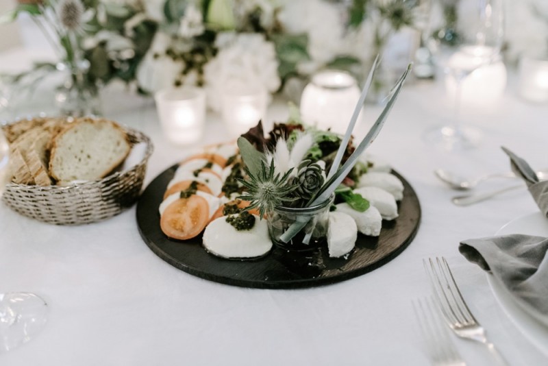 Eine moderne Sommerhochzeit im Greenery Stil im schönen Schlossgut Gross Schwansee