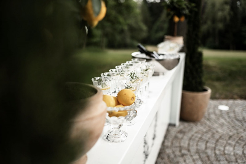 Eine sommerliche Toskana Hochzeit mit Zitrusfrüchten im Hoher Darsberg
