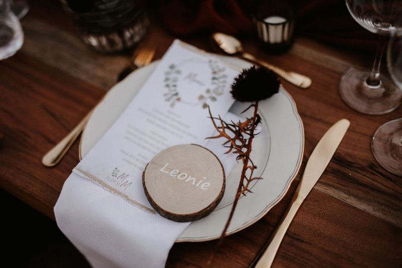 Eine atmberaubende Bohohochzeit mit suessen Eseln auf der Waldlichtung der Eselwanderung Pfalz
