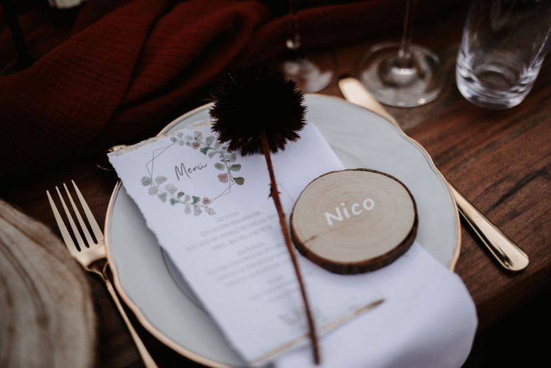 Eine atmberaubende Bohohochzeit mit suessen Eseln auf der Waldlichtung der Eselwanderung Pfalz