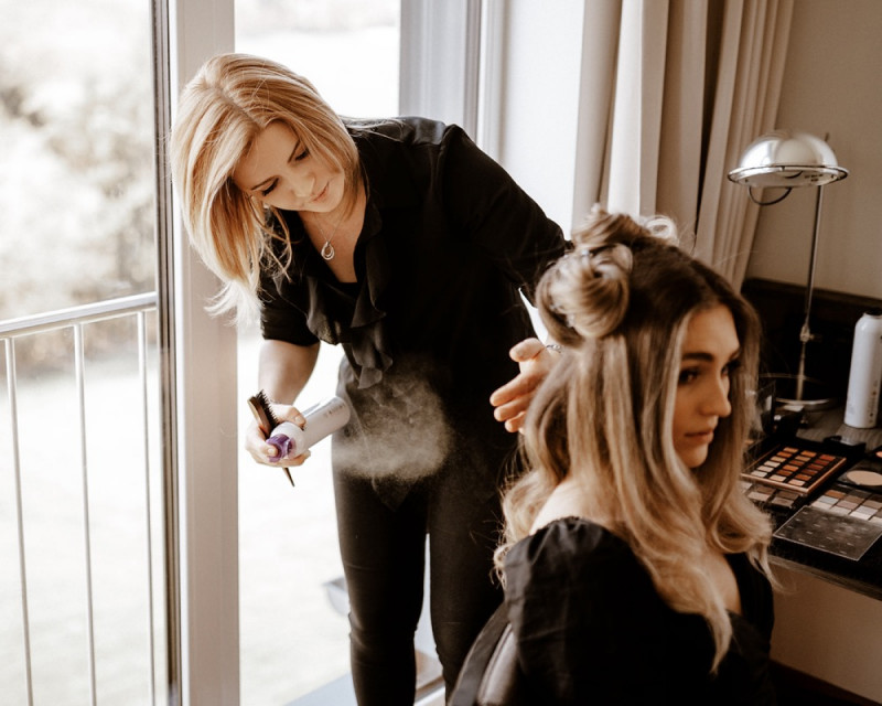 Eine atemberaubende Bohohochzeit im Boho Glam Stil in feinen Nudetönen, strahlendem Weiß und zartem Blush