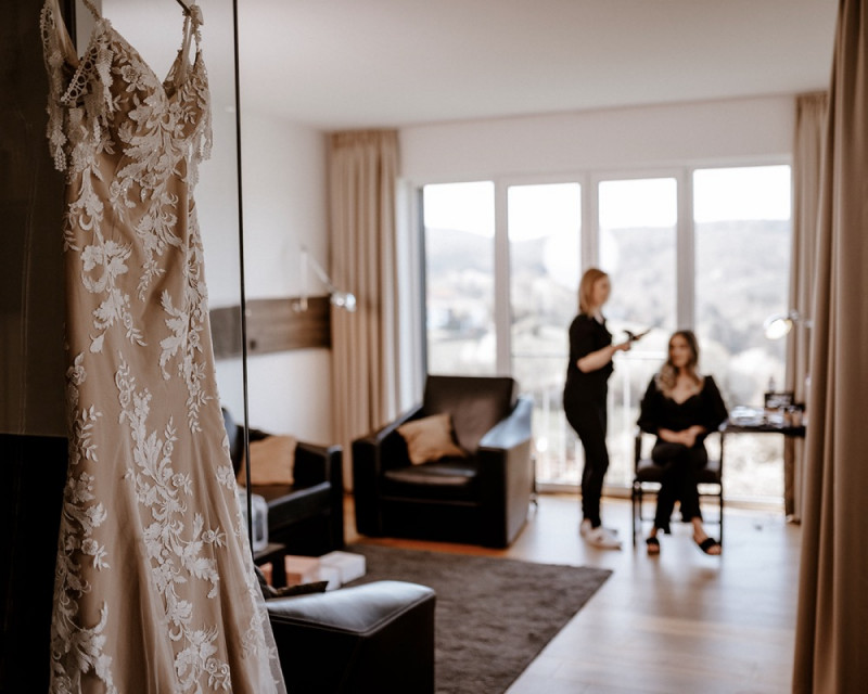 Eine atemberaubende Bohohochzeit im Boho Glam Stil in feinen Nudetönen, strahlendem Weiß und zartem Blush