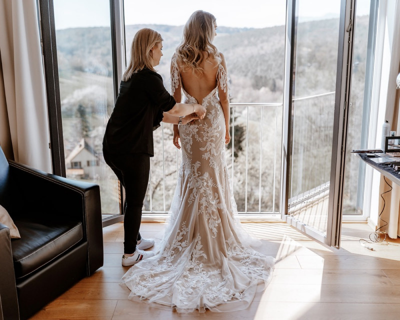 Eine atemberaubende Bohohochzeit im Boho Glam Stil in feinen Nudetönen, strahlendem Weiß und zartem Blush