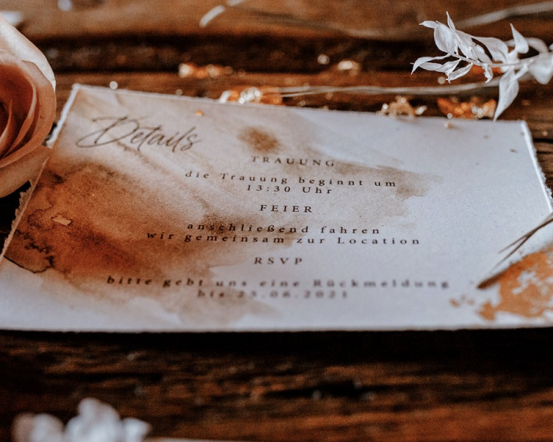 Eine atemberaubende Bohohochzeit im Boho Glam Stil in feinen Nudetönen, strahlendem Weiß und zartem Blush