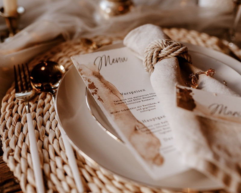 Eine atemberaubende Bohohochzeit im Boho Glam Stil in feinen Nudetönen, strahlendem Weiß und zartem Blush