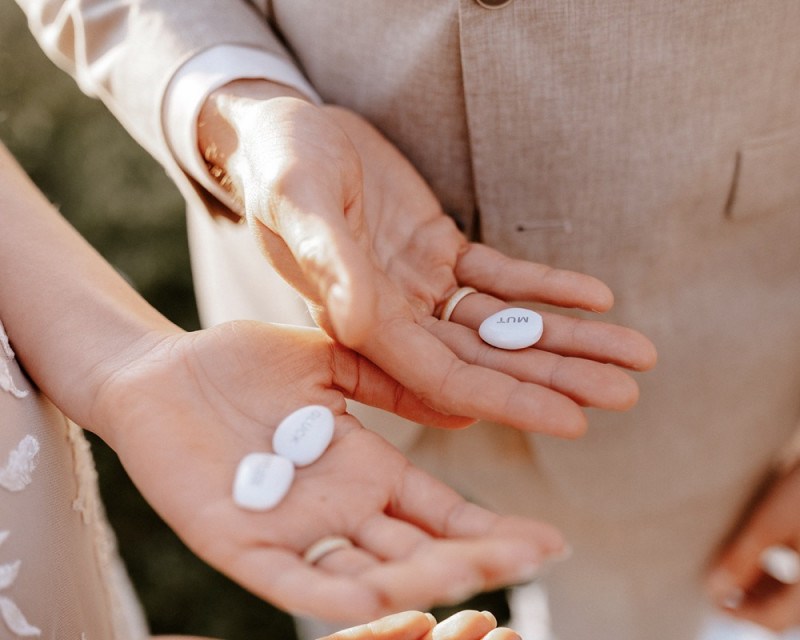 Eine atemberaubende Bohohochzeit im Boho Glam Stil in feinen Nudetönen, strahlendem Weiß und zartem Blush